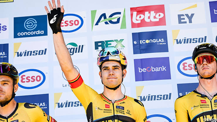 “Dit seizoen is heel zwaar voor mij – ik heb alleen de steun van mijn fans nodig,” zegt Wout van Aert….
